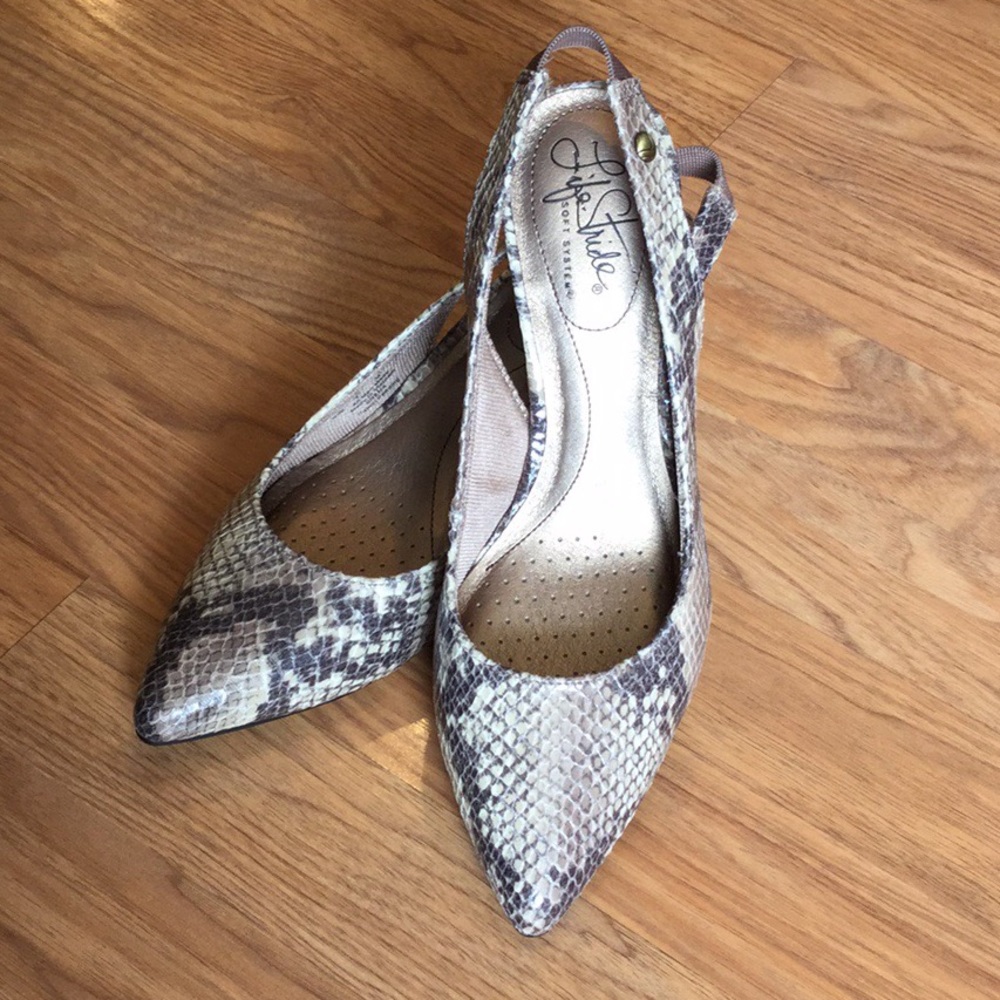 Brand New Sing Back Heels